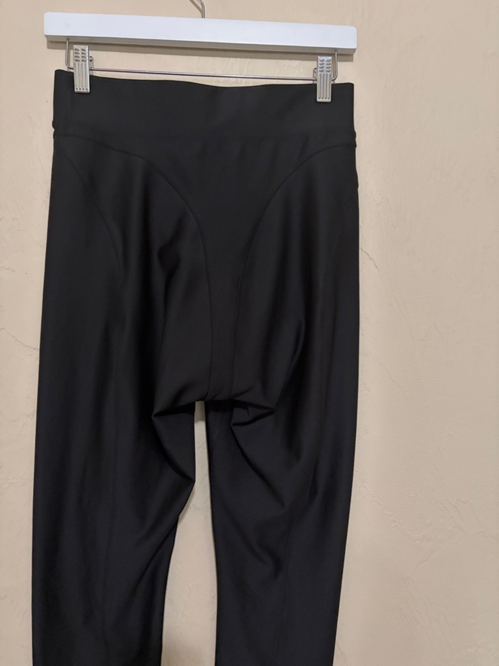 Alo Black High-Waist Leggings. Excellent Condition! - Picture 7 of 9